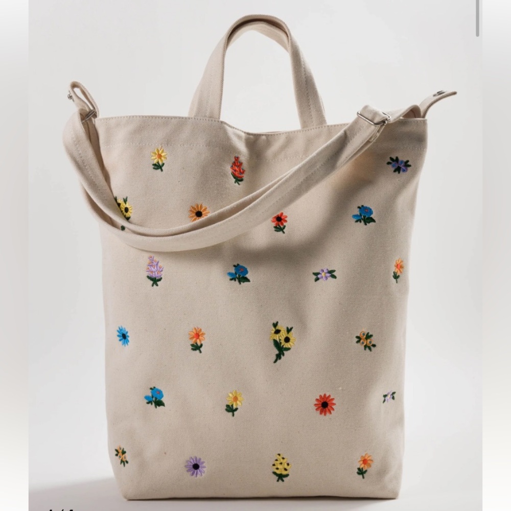 Embroidered Ditsy Floral Baggu Duck Bag